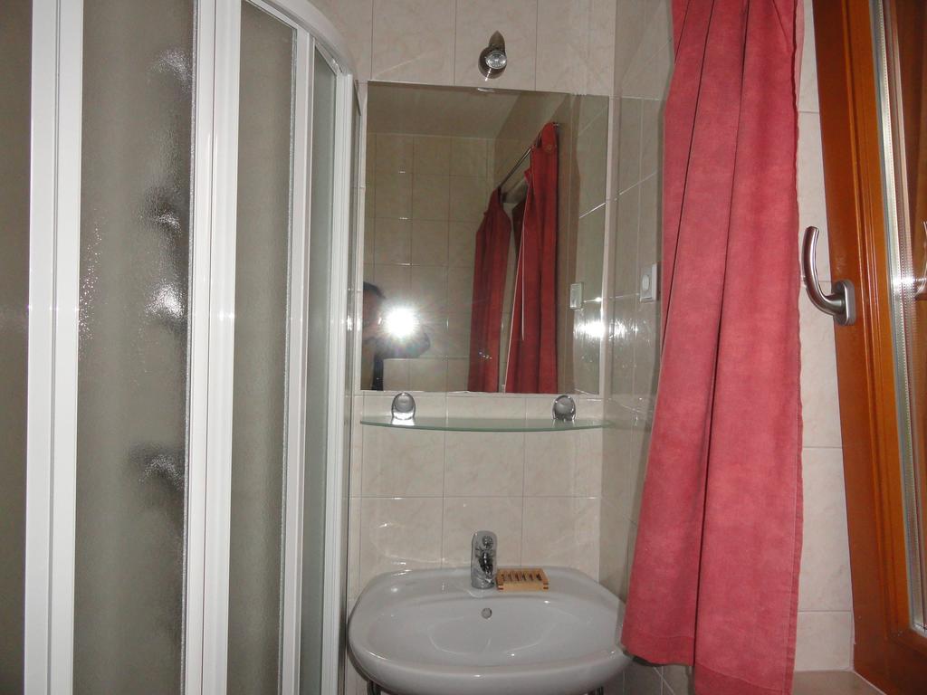Farm Stay Dolinar Krainer Bohinjska Bela Bilik gambar